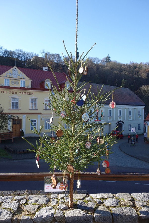 Zdobení vánočního stromu /25. 11. 2022/