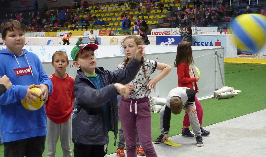 Louka plná dětí - zimní stadion  (29. 5. 2019)