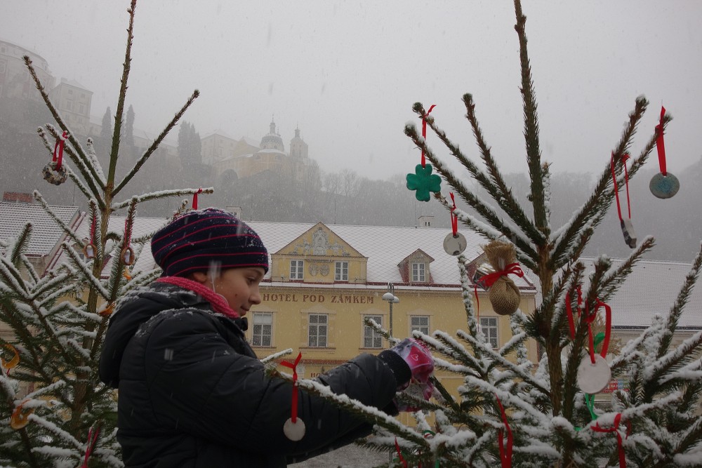 Zdobení vánočních stromků 26. 11. 2021