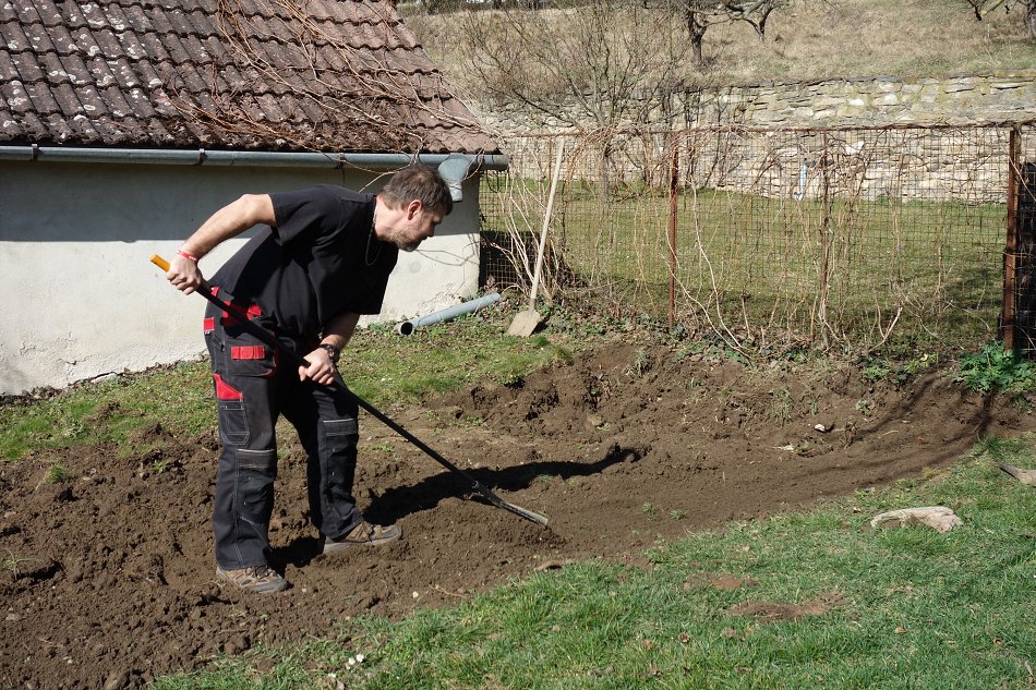 Příprava kuličkového hřiště  (12. 3. 2020)