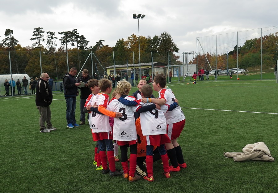 Fotbal v Suchohrdlích /30. 10. 2016/