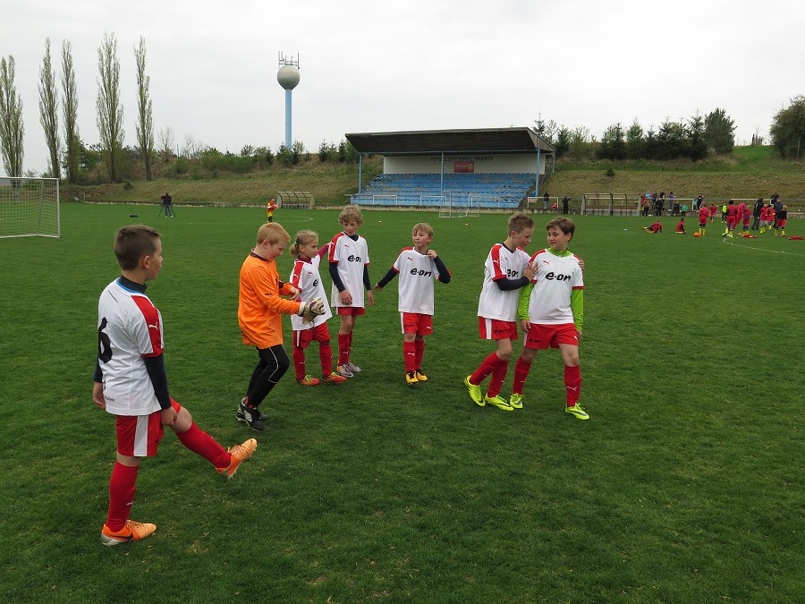 Fotbal v Únanově (15. 4. 2017)