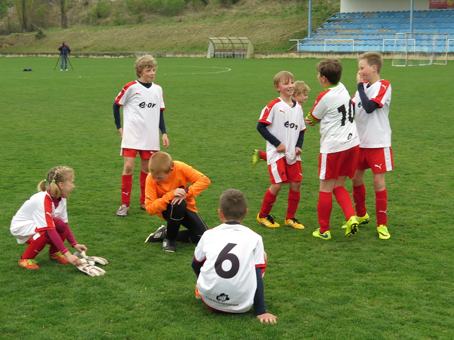 Fotbal v Únanově (15. 4. 2017)