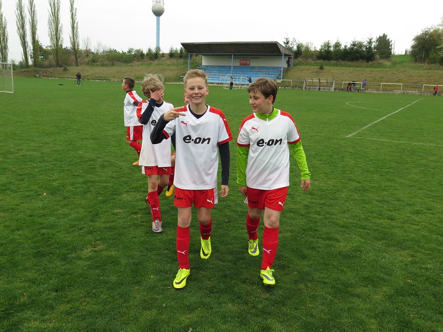 Fotbal v Únanově (15. 4. 2017)