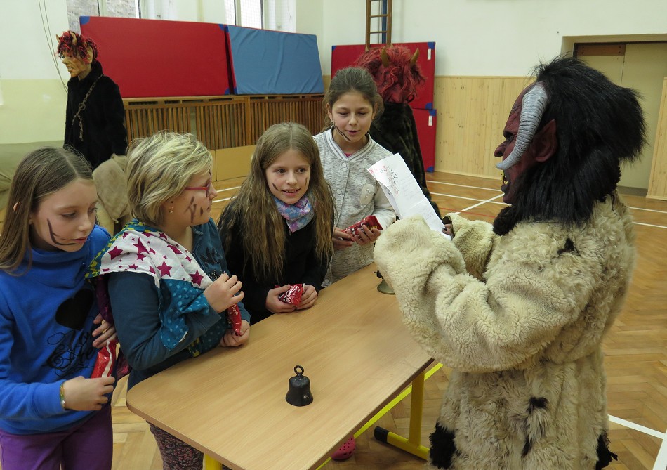 Mikuláš ve škole (5. 12. 2016)