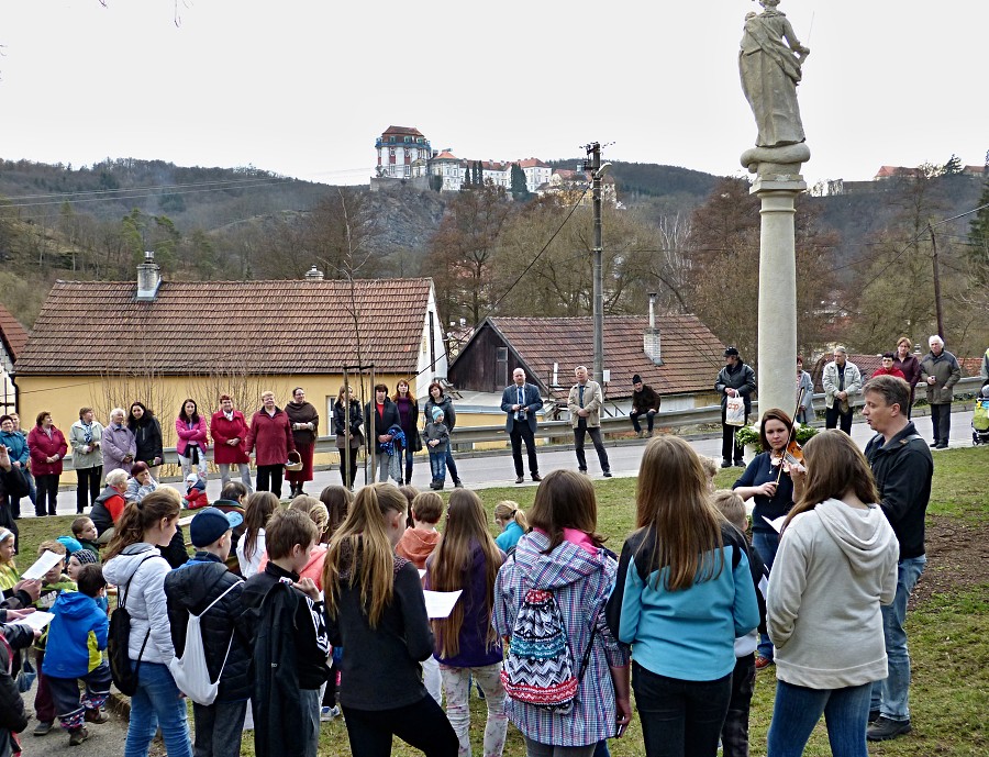 Odhalení sochy Madony (20. března 2017)