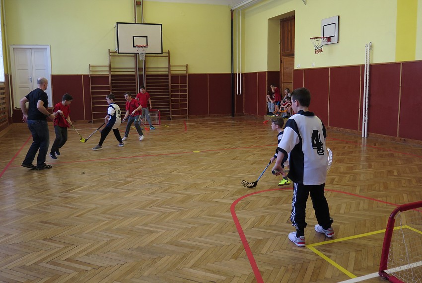 Florbal v Šumné  (7. března 2018)