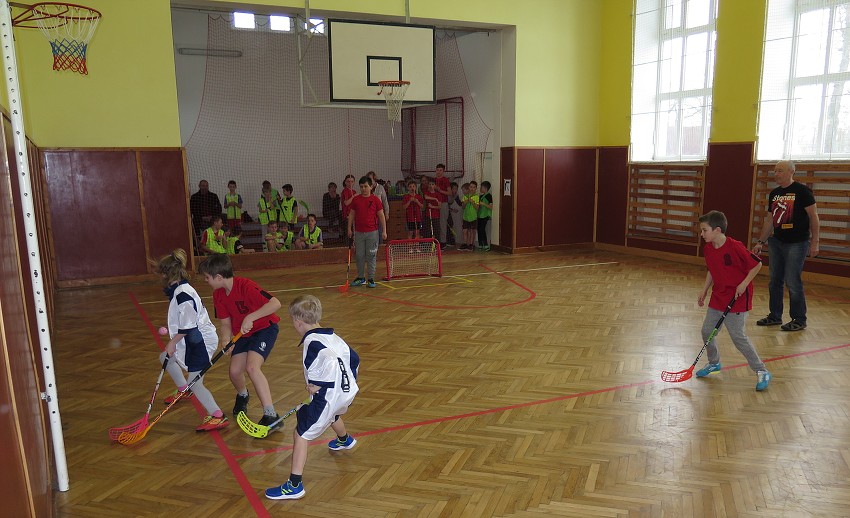 Florbal v Šumné  (7. března 2018)