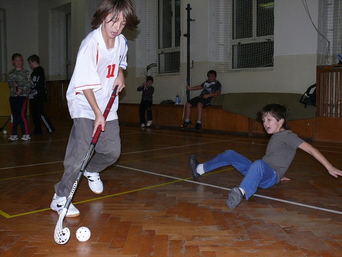 Florbalový pětiboj (6.12.2011)