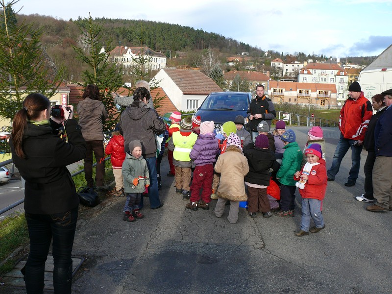 Zdobení vánočních stromků - 30.11.2012