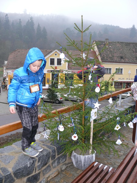 Zdobení vánočního stromu (28.11.2014)