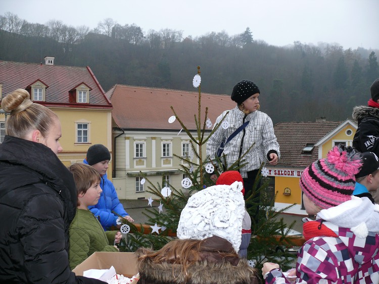 Zdobení vánočního stromu (28.11.2014)