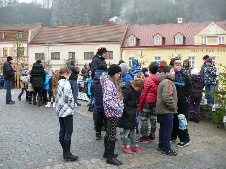 Zdobení vánočního stromu (28.11.2014)