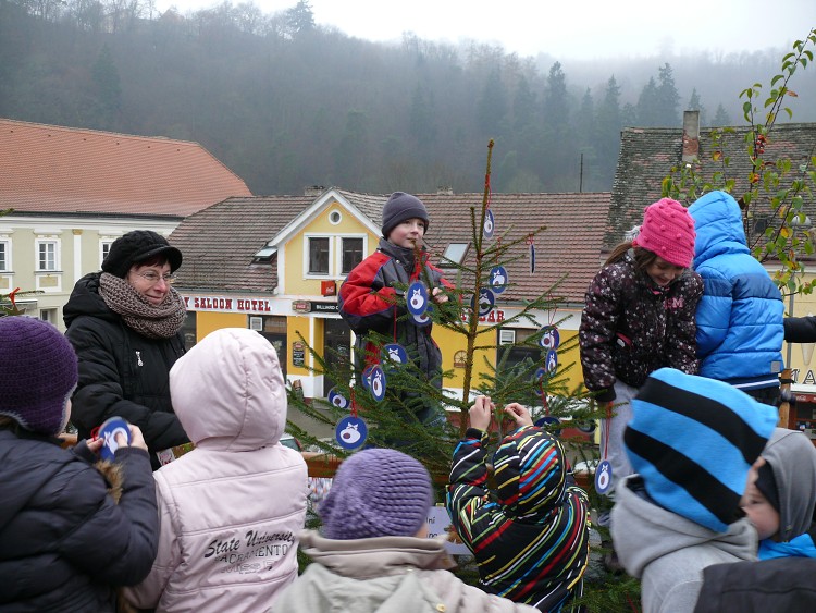 Zdobení vánočního stromu (28.11.2014)