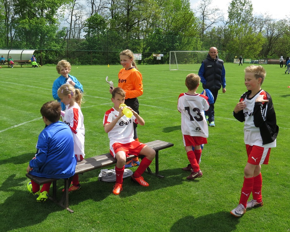 Fotbal v Mikulovicích /15.5.2016/