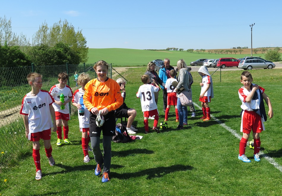 Fotbal v Olbramkostele /8.5.2016/