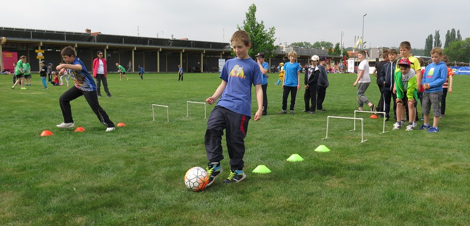 Louka plná dětí /26. 5. 2016/